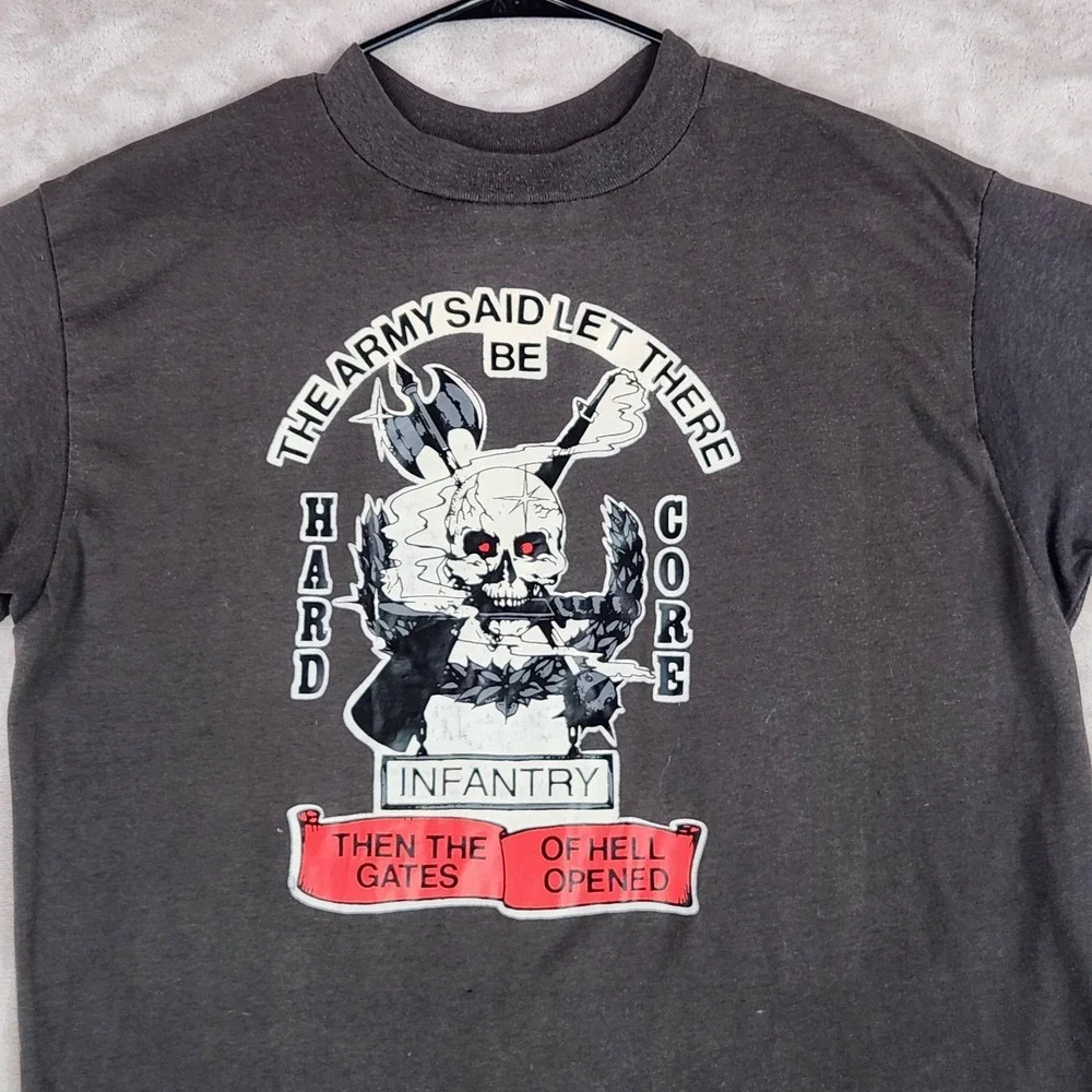 Vintage Platinum Shirt Mens XL Gray Army Infantry Skull Hardcore Graphic Tee
